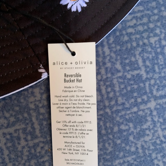 Alice + Olivia reversible bucket hat - Picture 4 of 4